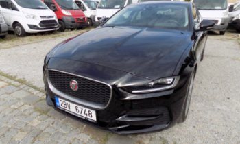 Jaguar XE 