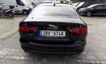 Jaguar XE 