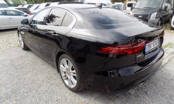 Jaguar XE 