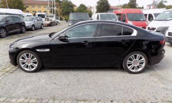 Jaguar XE 